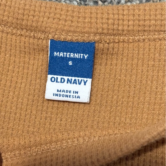 Maternity/Breastfeeding Shirt - Picture 3 of 3